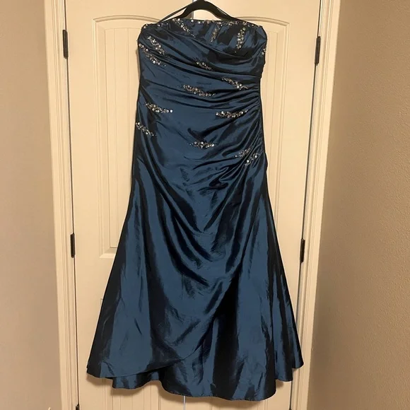 Dynasty london prom hot sale dresses